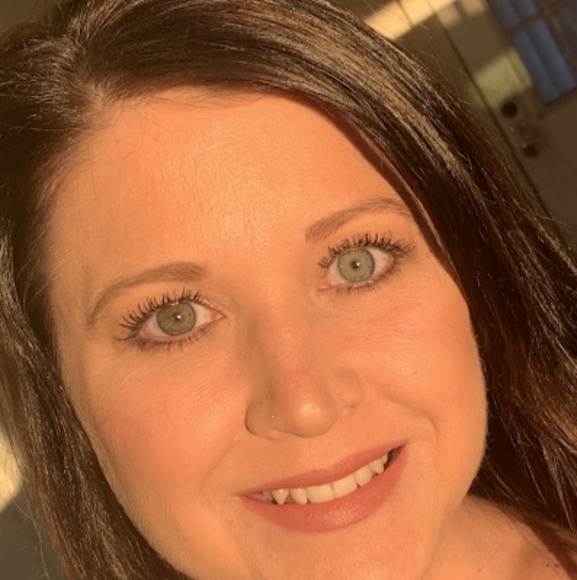 Meet your Posher, Liz - Picture 1 of 1